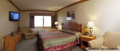 Kewadin St. Ignace Hotel Evergreen Shores Экстерьер фото
